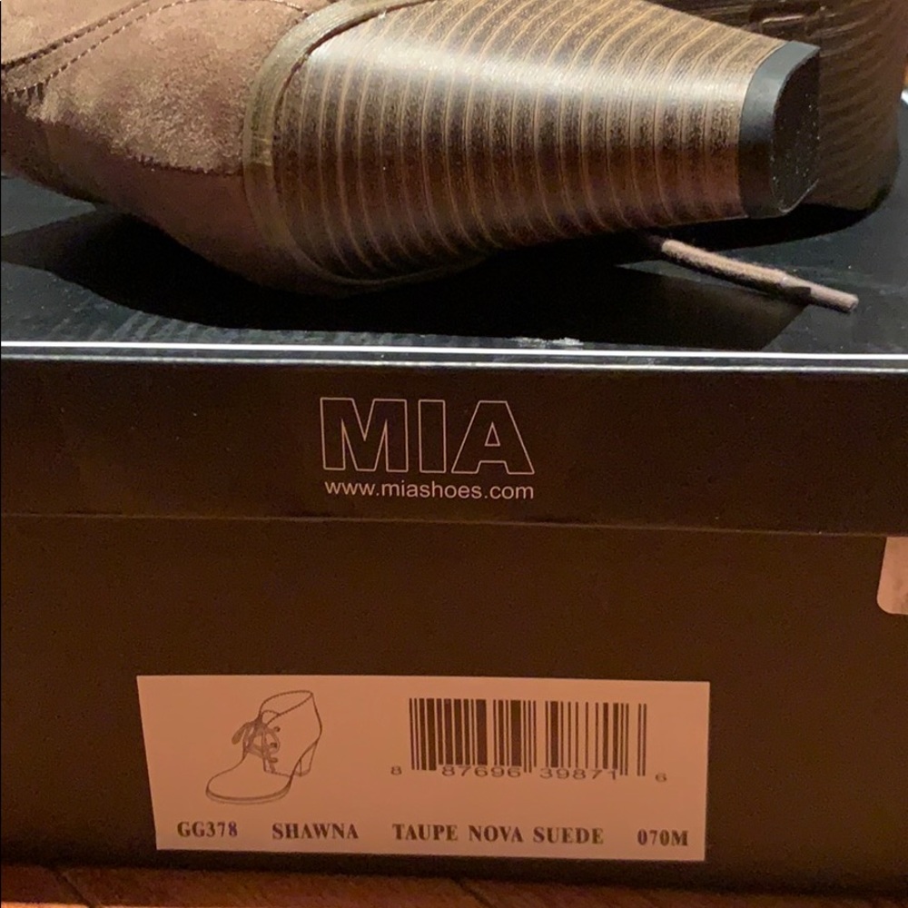MIA Taupe booties *brand new* Size 7 - Picture 2 of 2